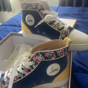 Designer shoes . In great condition, size 44(11) Multi color N blue and yellow